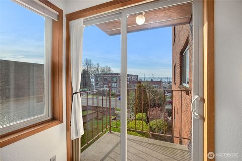 Photo of 2619 Rucker Avenue #5, Everett, WA 98201 (MLS # 2467559)