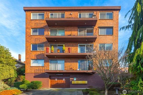 Photo of 2619 Rucker Avenue #5, Everett, WA 98201 (MLS # 2467559)