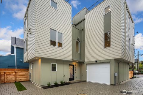 Photo of 806 34th Avenue #B, Seattle, WA 98122 (MLS # 2466781)