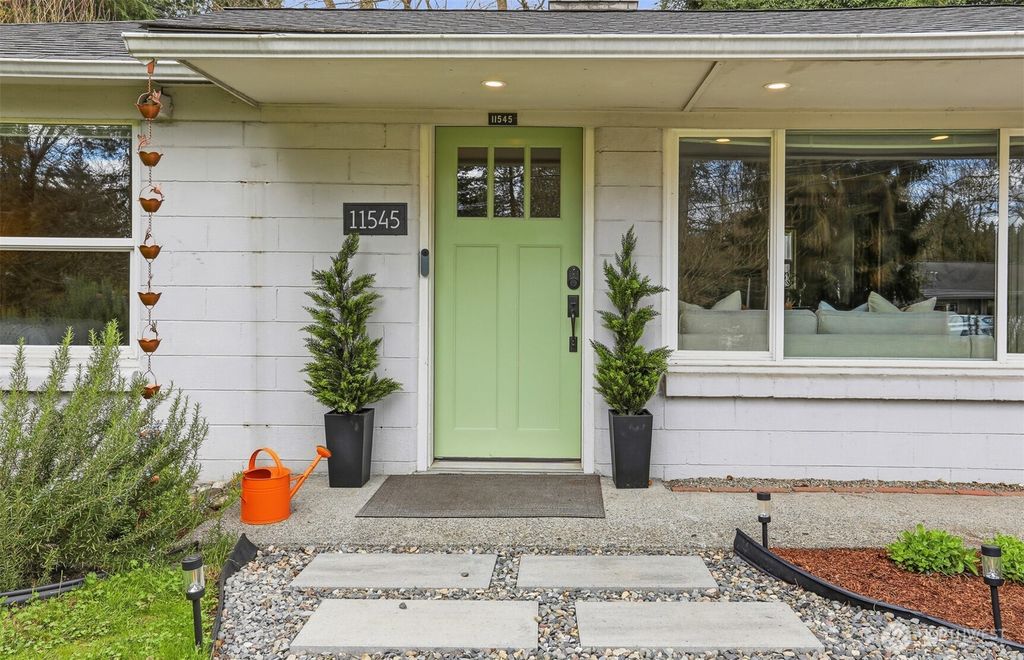 Photo of 11545 34th Avenue NE, Seattle, WA 98125 (MLS # 2495104)