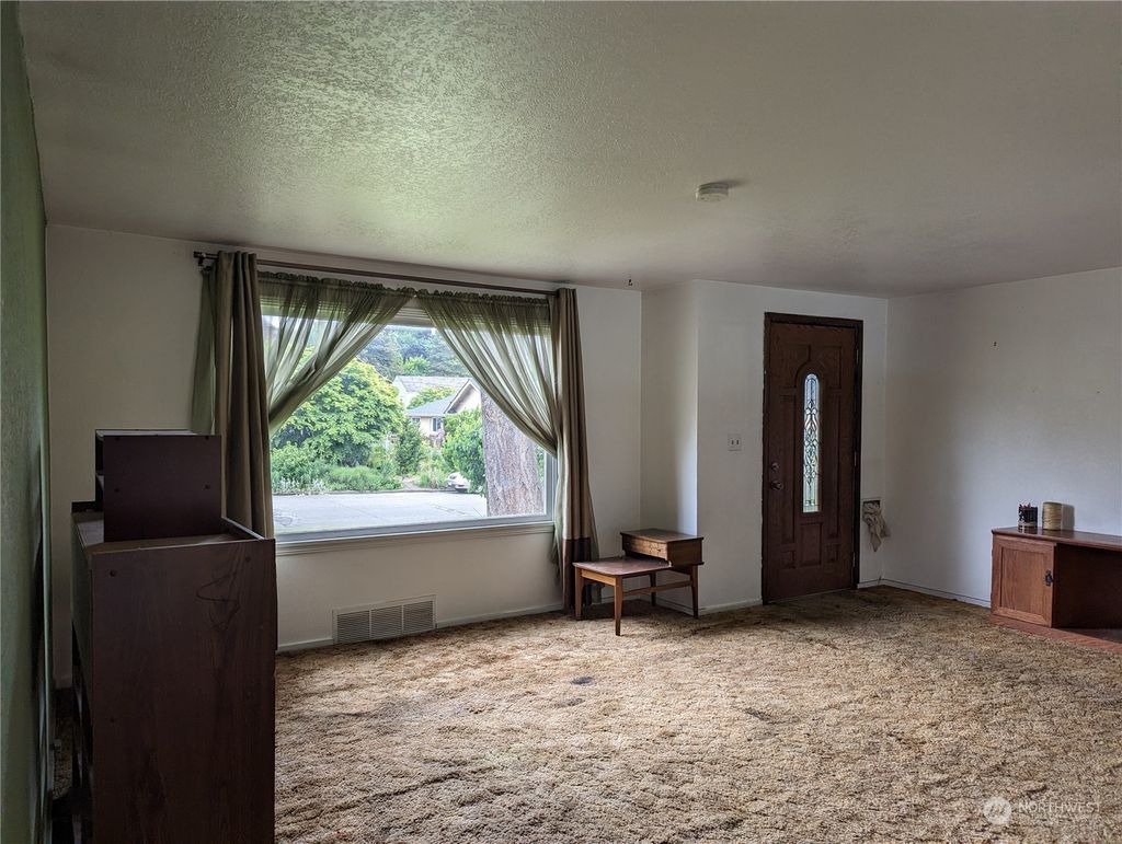 Photo of 4105 SW 47th Avenue, Seattle, WA 98116 (MLS # 2073918)