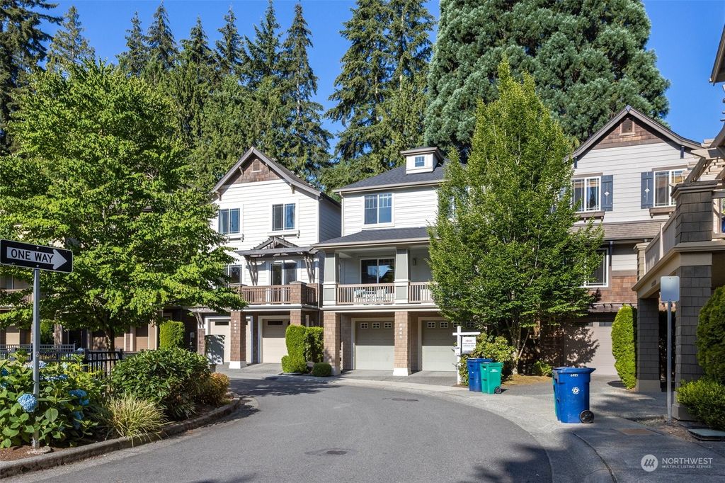 Photo of 6865 156th Place NE, Redmond, WA 98052 (MLS # 2244194)