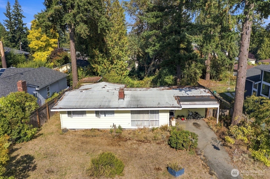 Photo of 14262 SE Eastgate Drive, Bellevue, WA 98006 (MLS # 2583441)
