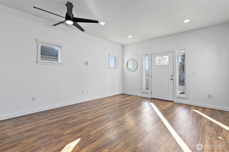 825 E 55th Street