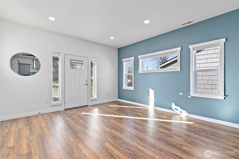 825 E 55th Street