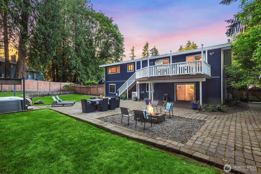 Photo of 1005 Mountain Park Boulevard SW, Issaquah, WA 98027 (MLS # 2370974)