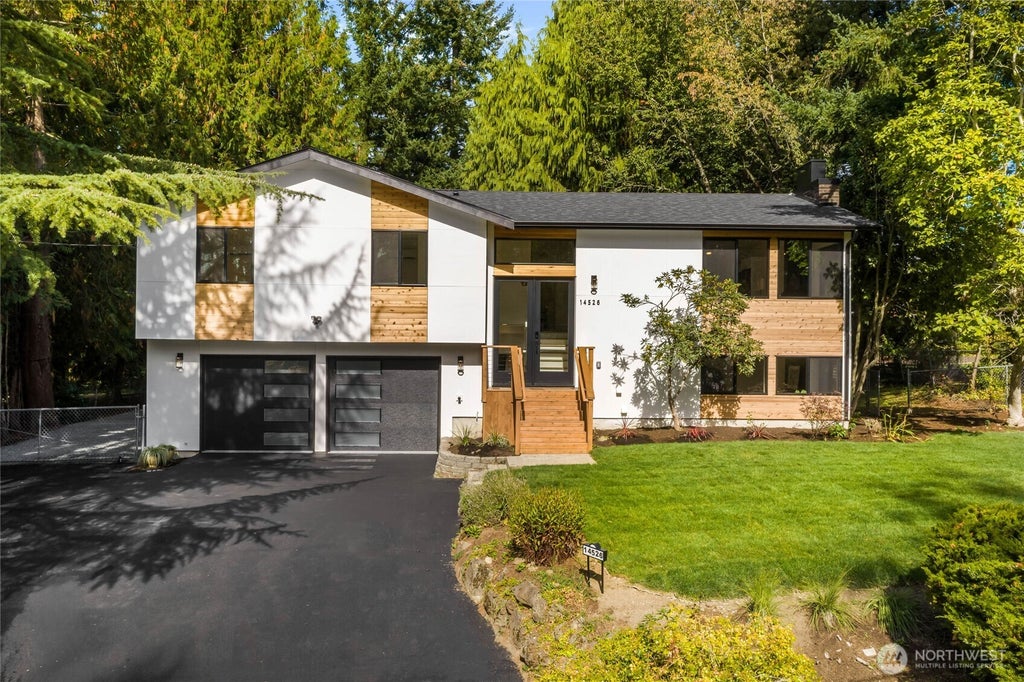 Photo of 14526 SE 178th Place, Renton, WA 98058 (MLS # 2585662)