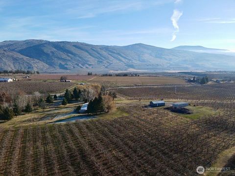 Photo of 223 Old Riverside Hwy Hwy, Omak, WA 98841 (MLS # 2481575)