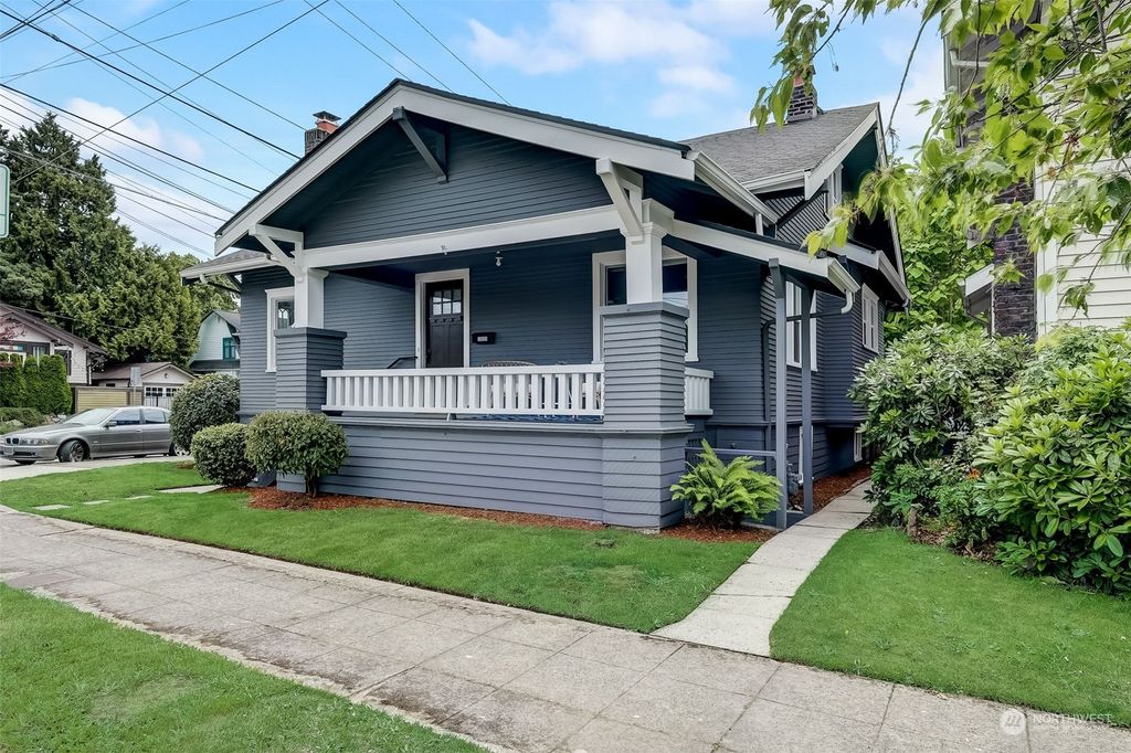 Photo of 1035 NE 61st Street, Seattle, WA 98115 (MLS # 2130218)