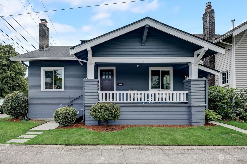 Photo of 1035 NE 61st Street, Seattle, WA 98115 (MLS # 2130218)