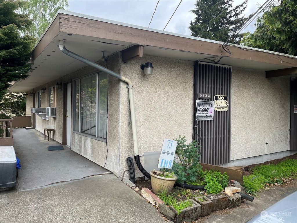 Photo of 9322 Stone Avenue N, Seattle, WA 98103 (MLS # 2239253)