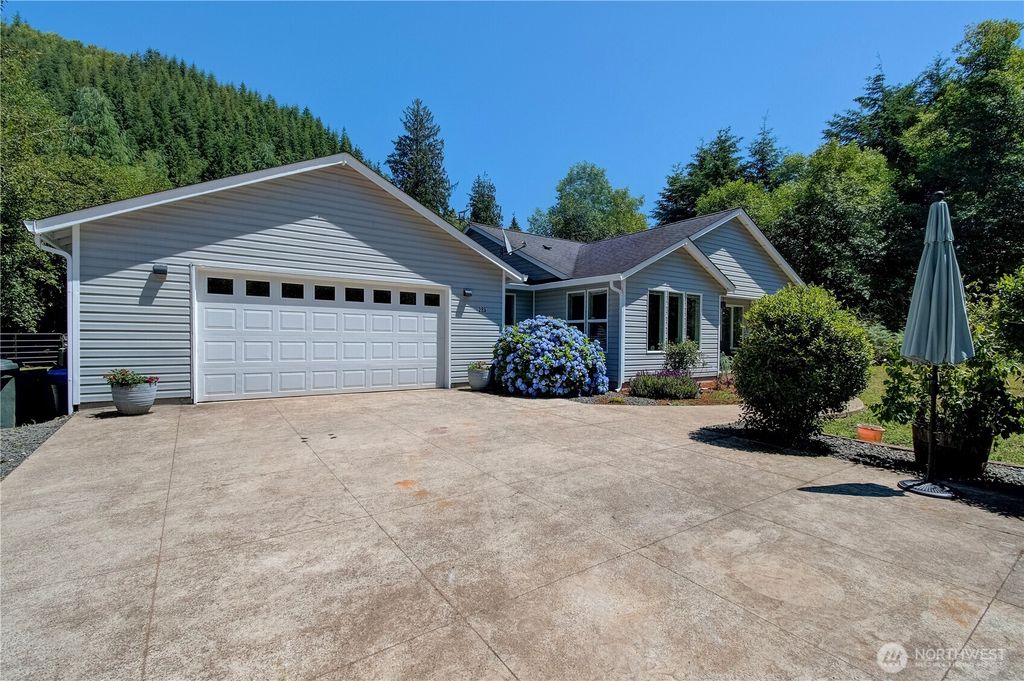 Photo of 285 North Valley Rd, Naselle, WA 98638 (MLS # 2554736)