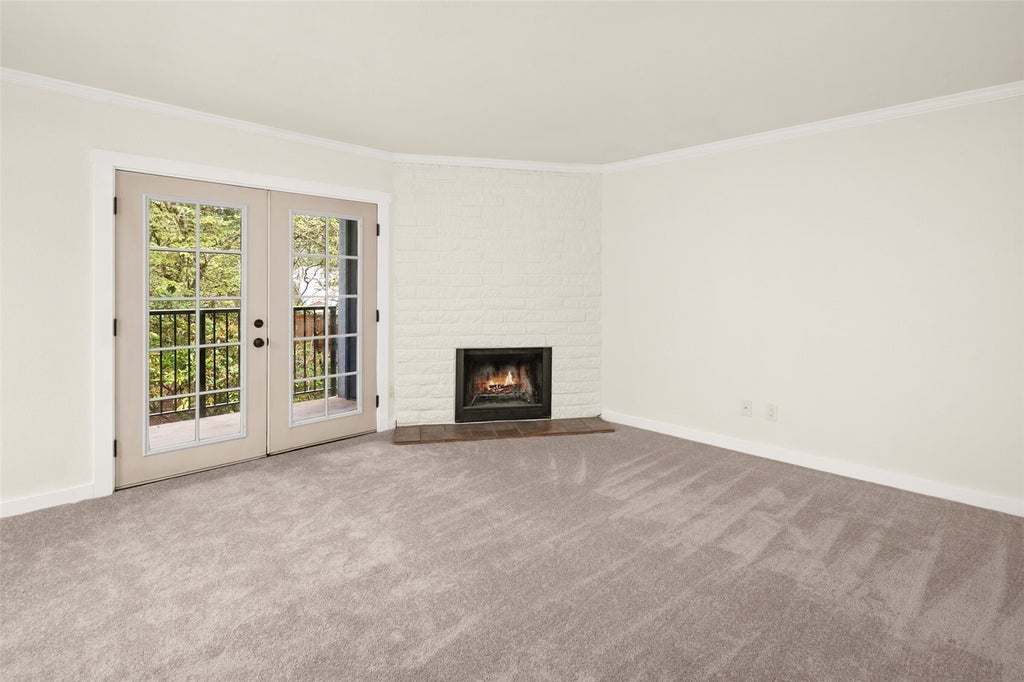 Photo of 14014 Juanita Drive NE #B2, Kirkland, WA 98034 (MLS # 2599143)