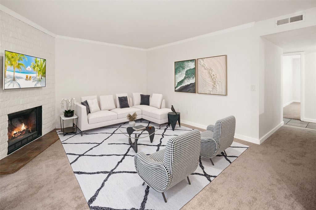 Photo of 14014 Juanita Drive NE #B2, Kirkland, WA 98034 (MLS # 2599143)