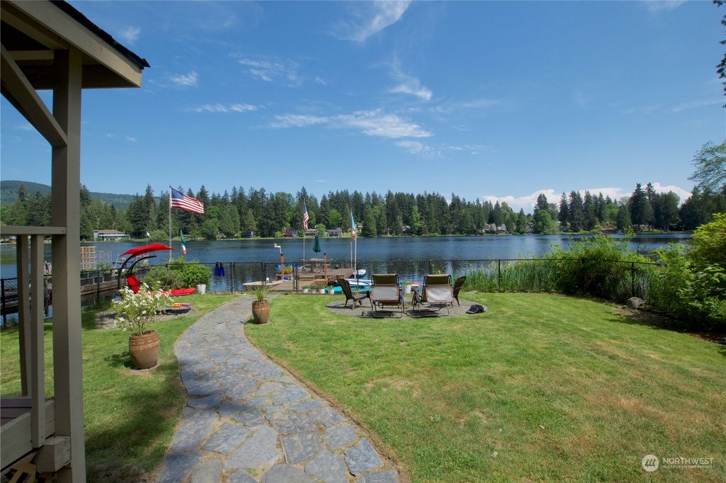 Photo of 13802 W Lake Kathleen Drive SE, Renton, WA 98059 (MLS # 2066889)