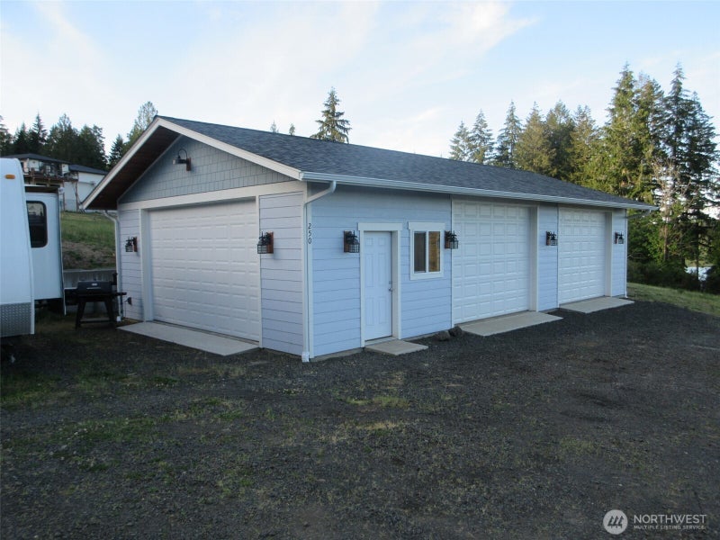 250 E Osprey Lane