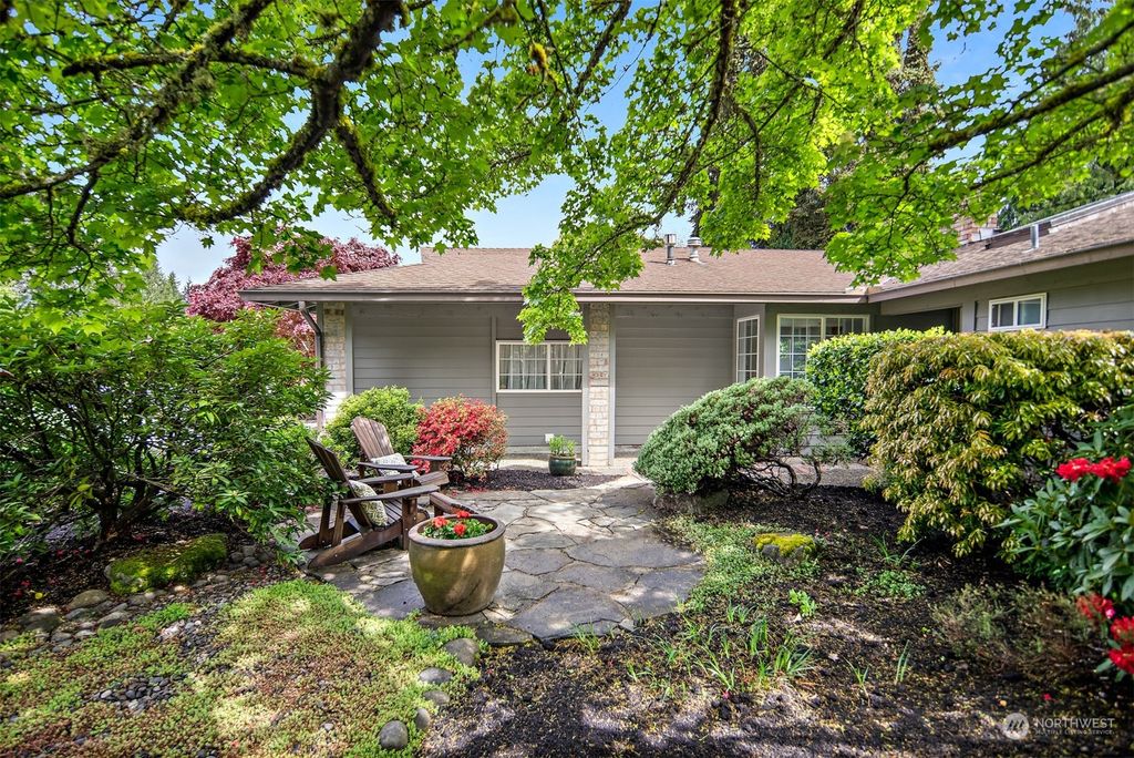 Photo of 1014 142nd Avenue SE, Bellevue, WA 98007 (MLS # 2227559)