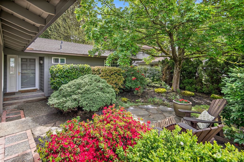 Photo of 1014 142nd Avenue SE, Bellevue, WA 98007 (MLS # 2227559)