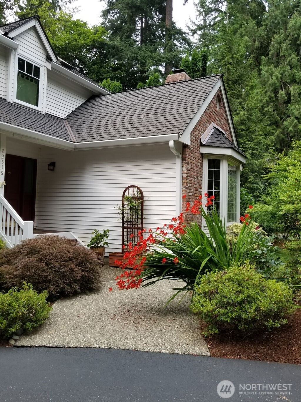 Photo of 22518 NE 46th Street, Redmond, WA 98053 (MLS # 2343087)