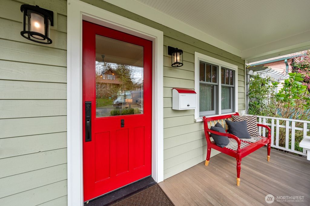 Photo of 7607 Latona Avenue NE, Seattle, WA 98115 (MLS # 2357964)