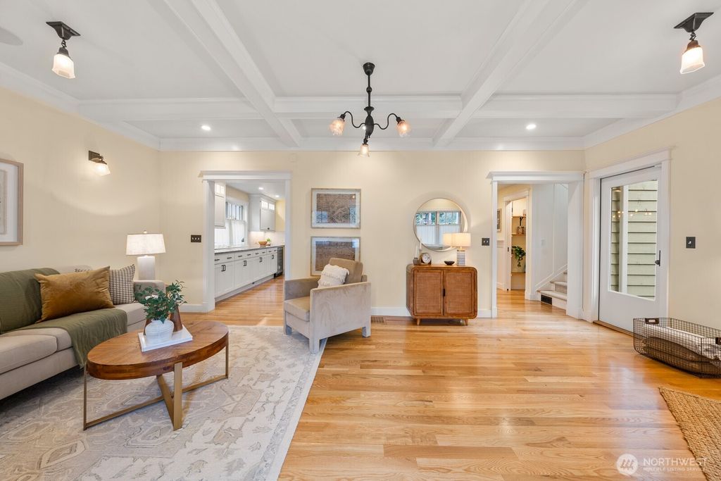 Photo of 7607 Latona Avenue NE, Seattle, WA 98115 (MLS # 2357964)