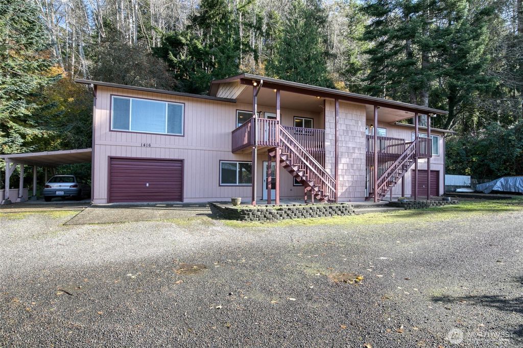 Photo of 1416 Hayes Street, Aberdeen, WA 98520 (MLS # 2451939)