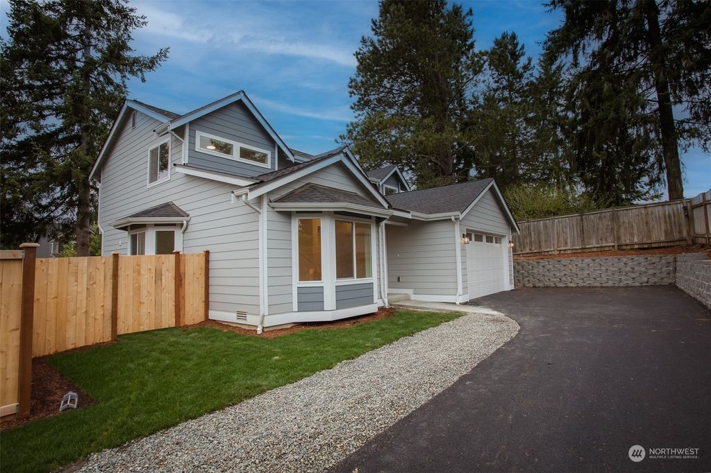 Photo of 14044 SE 200th Street, Kent, WA 98042 (MLS # 2147422)