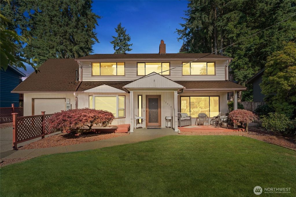 Photo of 17310 Palatine Avenue N, Shoreline, WA 98133 (MLS # 2418193)