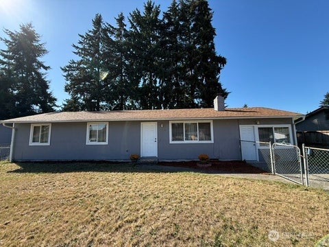Photo of 17106 6th Avenue Ct E, Spanaway, WA 98387 (MLS # 2587790)