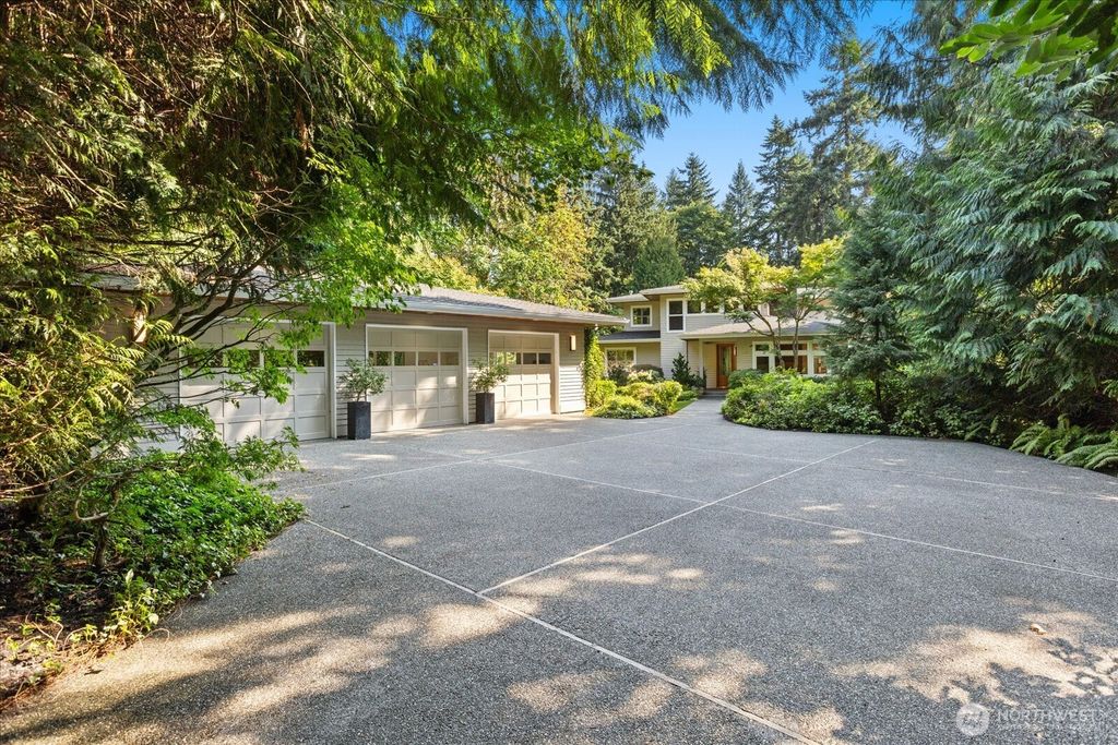 Photo of 1540 151st Pl Pl SE, Mill Creek, WA 98012 (MLS # 2432606)