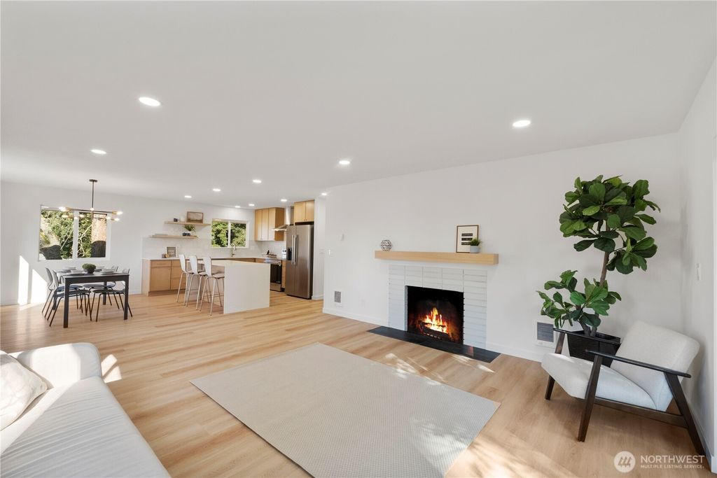 Photo of 13022 15th Avenue SW, Burien, WA 98146 (MLS # 2498147)