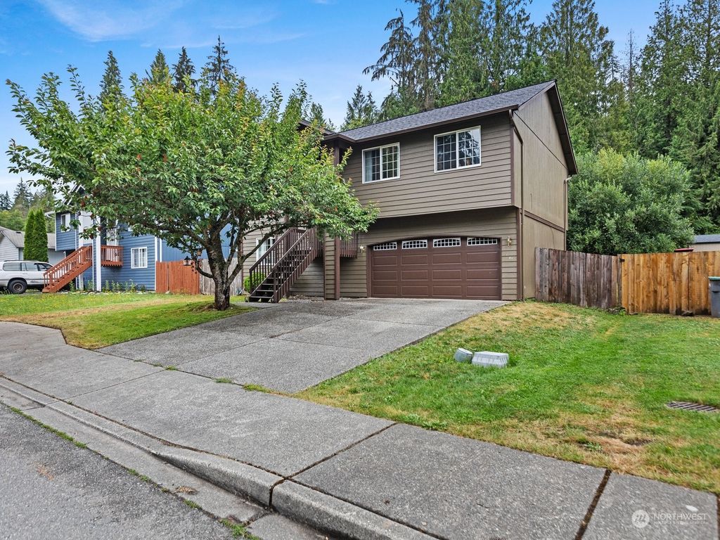 Photo of 109 S Bogart Avenue, Granite Falls, WA 98252 (MLS # 2272133)