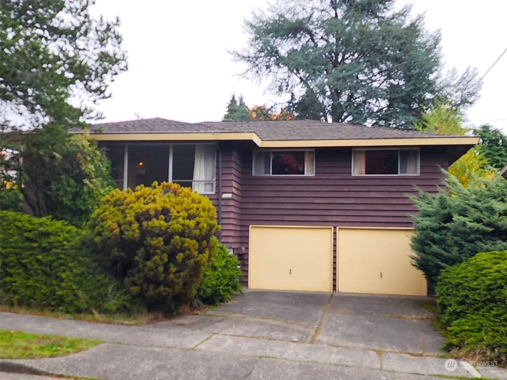 Photo of 7058 39th Avenue NE, Seattle, WA 98115 (MLS # 2178303)