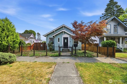 Photo of 2511 Maple Street, Everett, WA 98201 (MLS # 2565570)