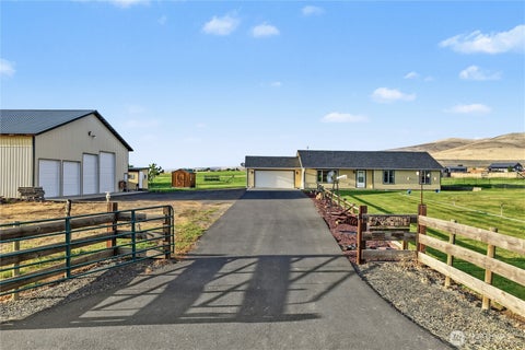 Photo of 16641 Upper Badger Pocket Road, Ellensburg, WA 98926 (MLS # 2582742)