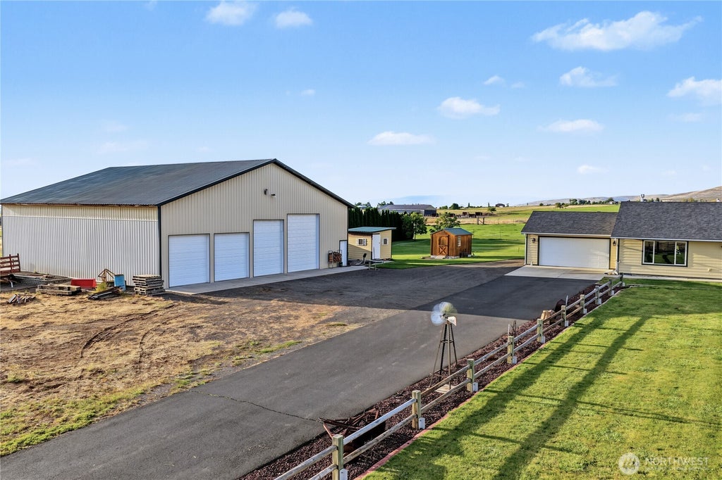 Photo of 16641 Upper Badger Pocket Road, Ellensburg, WA 98926 (MLS # 2582742)