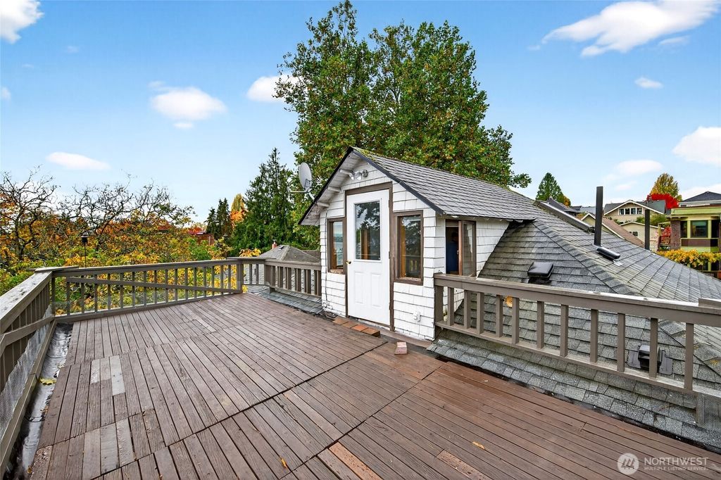 Photo of 132 30th Avenue, Seattle, WA 98122 (MLS # 2460614)