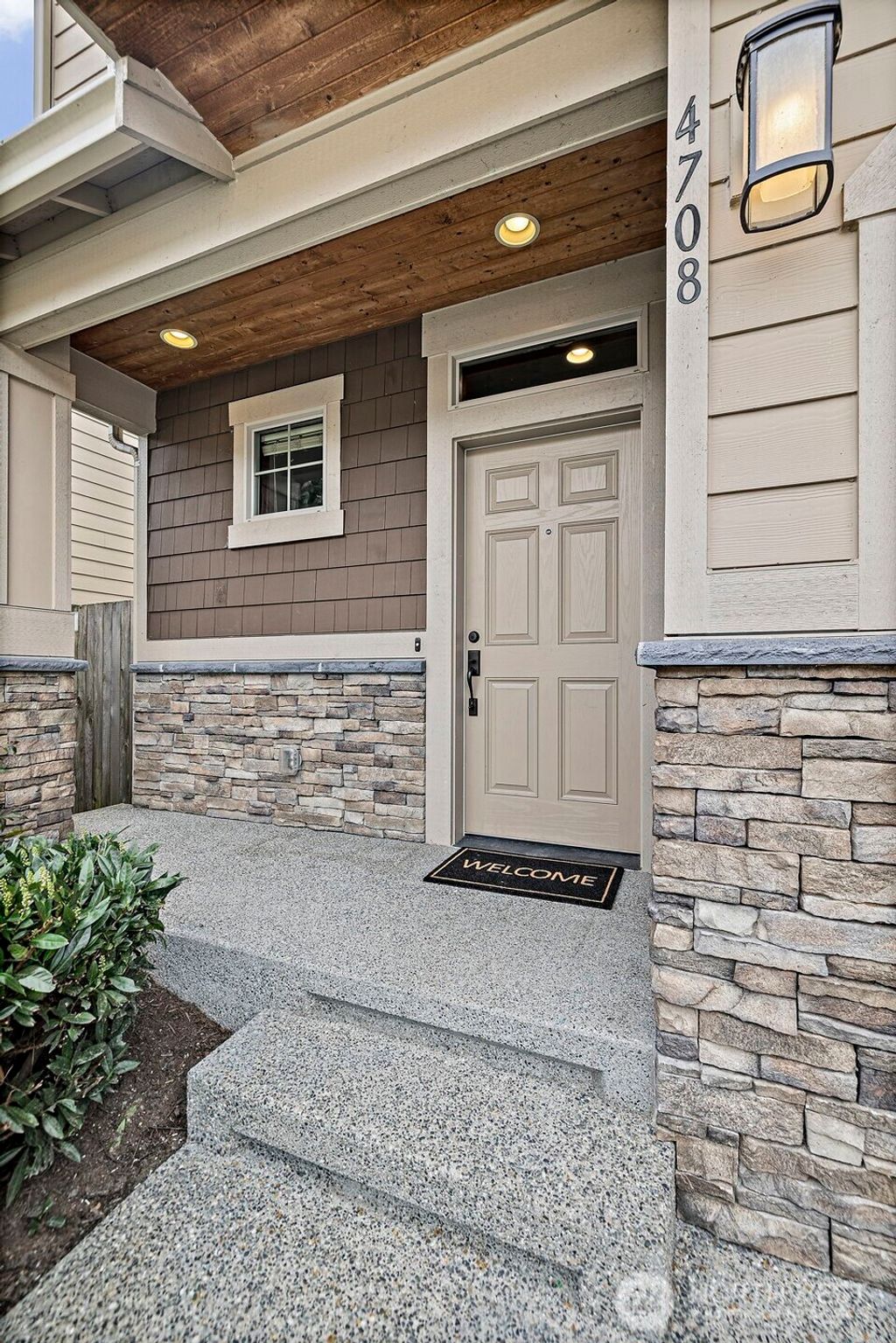 Photo of 4708 167th Street SW, Lynnwood, WA 98037 (MLS # 2511016)