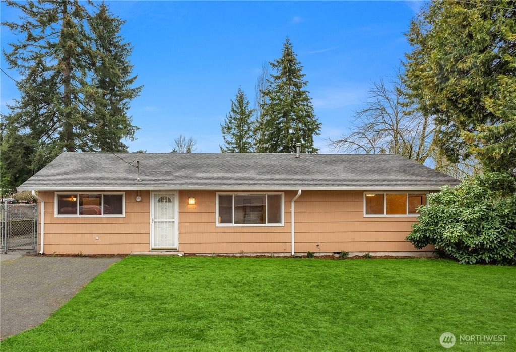 Photo of 12715 SE 171st Place, Renton, WA 98058 (MLS # 2338185)