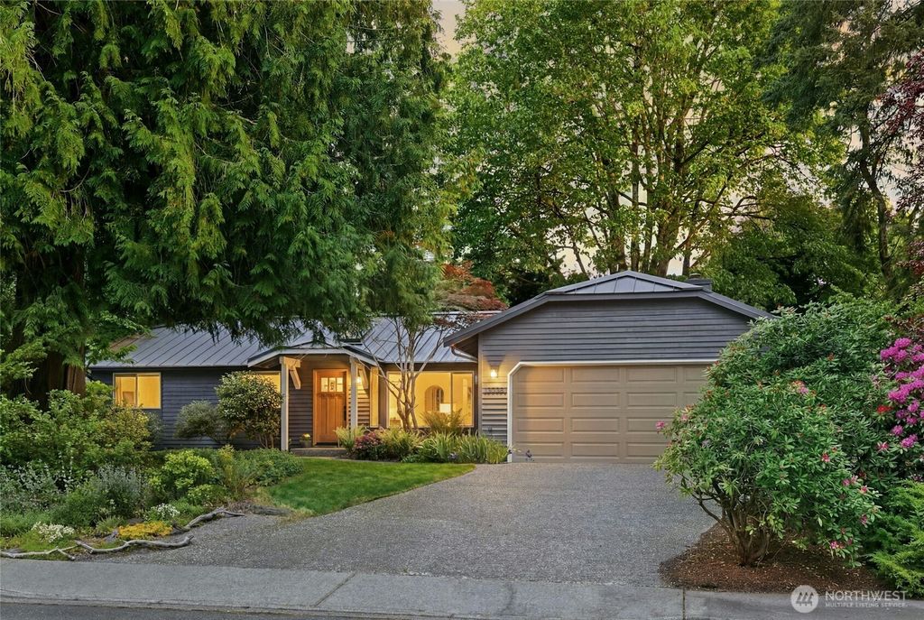 Photo of 13038 NE 184th Place, Bothell, WA 98011 (MLS # 2524995)