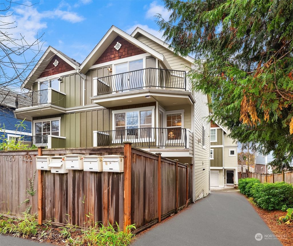 Photo of 1422 25th Avenue #A, Seattle, WA 98122 (MLS # 2312111)