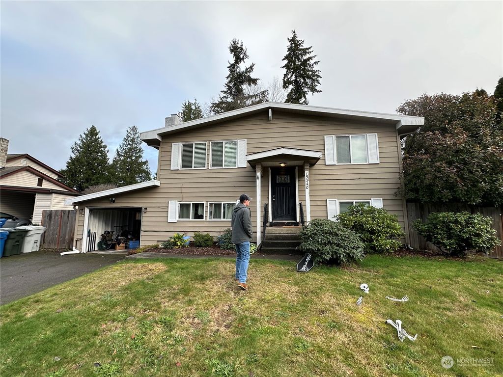 Photo of 19340 142nd Place SE, Renton, WA 98058 (MLS # 2318634)