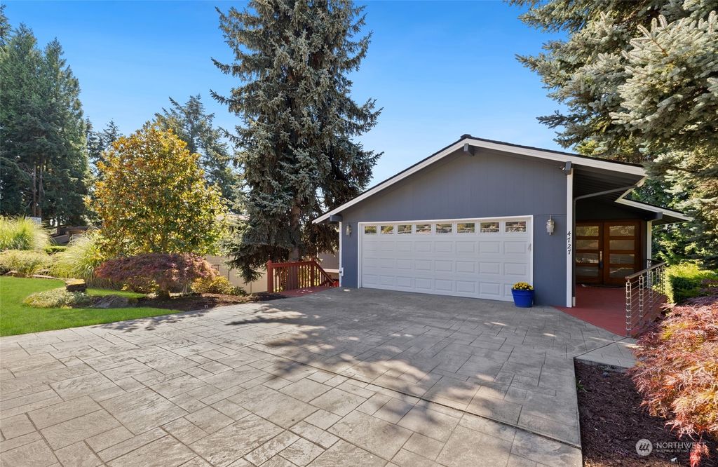 Photo of 4727 132nd Avenue SE, Bellevue, WA 98006 (MLS # 2277002)