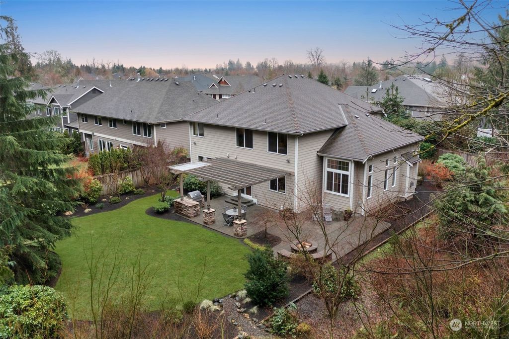 Photo of 27545 SE 31st Place, Sammamish, WA 98075 (MLS # 2037694)