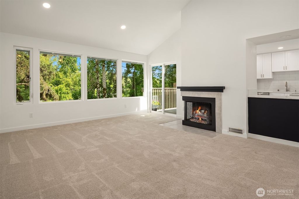 Photo of 1101 Bellefield Park Lane #1356, Bellevue, WA 98004 (MLS # 2373593)