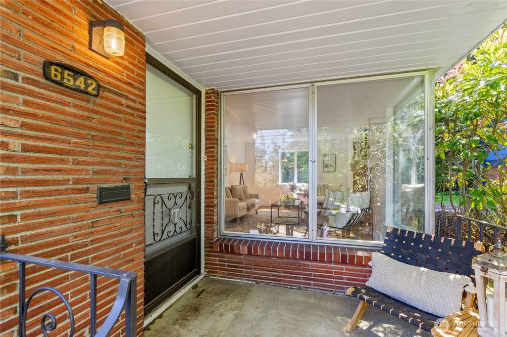 Photo of 6542 43rd Avenue NE, Seattle, WA 98115 (MLS # 2523035)