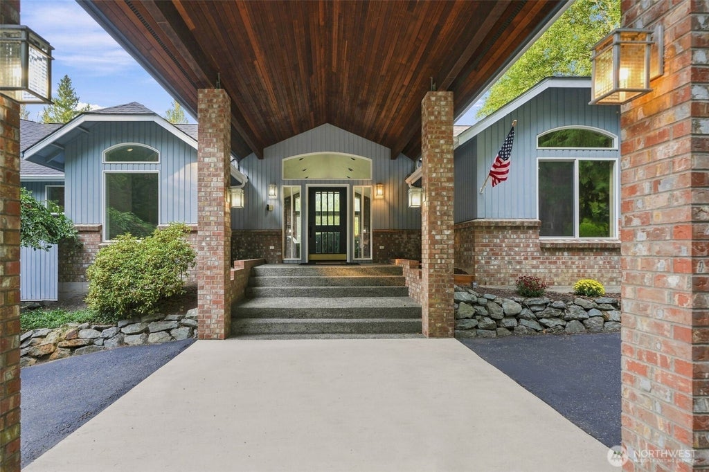 Photo of 21058 Estate Drive, Mount Vernon, WA 98274 (MLS # 2571653)