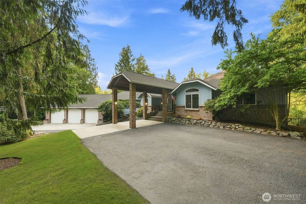 Photo of 21058 Estate Drive, Mount Vernon, WA 98274 (MLS # 2571653)