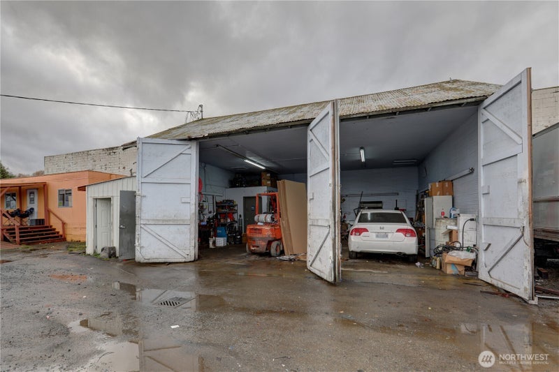 809 W Main Street