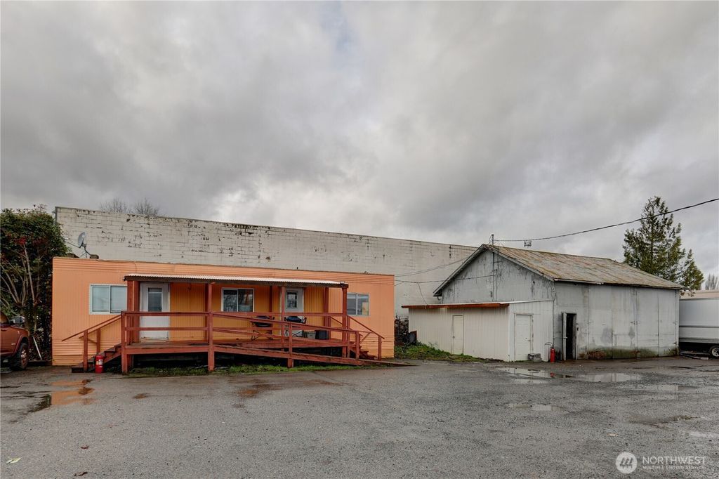 Photo of 809 W Main Street, Auburn, WA 98001 (MLS # 2460568)